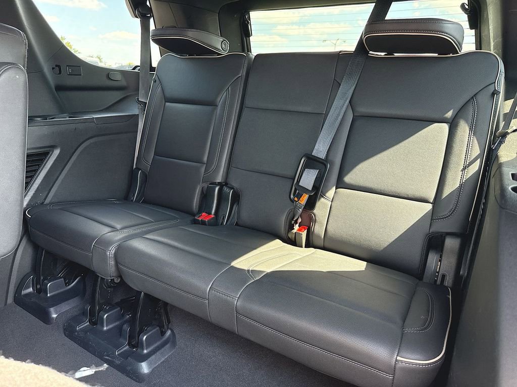 Used 2023 GMC Yukon SLT AWD/4WD image 24