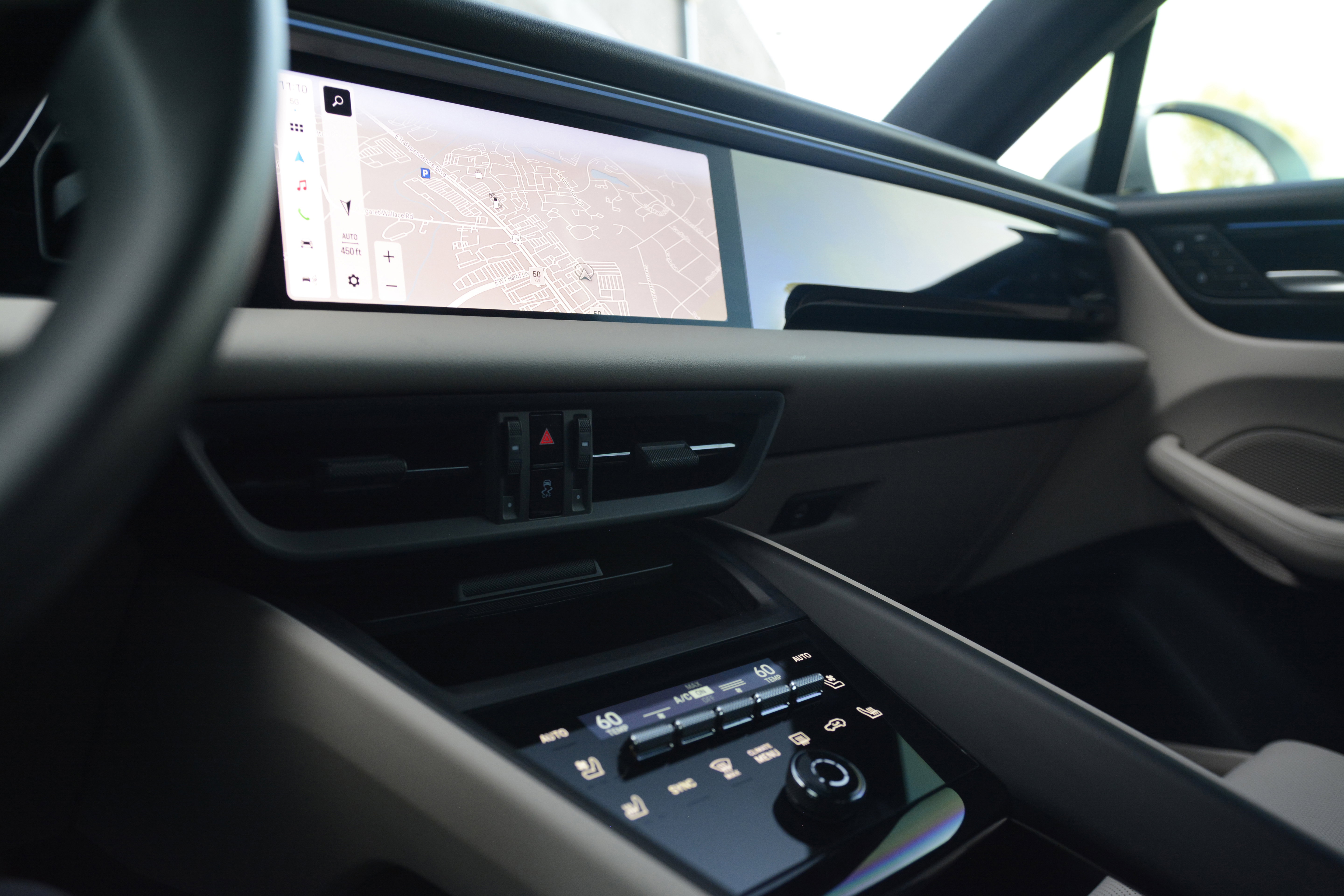 Certified 2025 Porsche Macan 4 Electric image 19