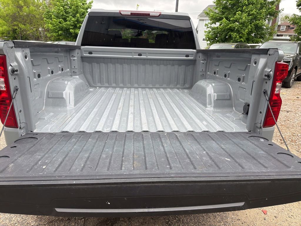 Used 2024 Chevrolet Silverado 1500 LT AWD/4WD image 6