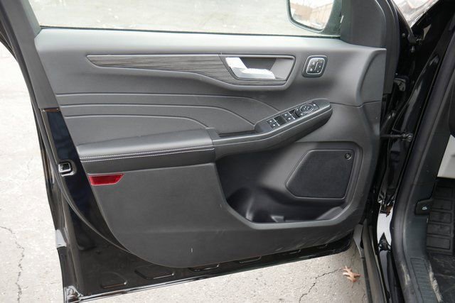 New 2026 Ford Escape Platinum w/ Premium Technology Package image 16