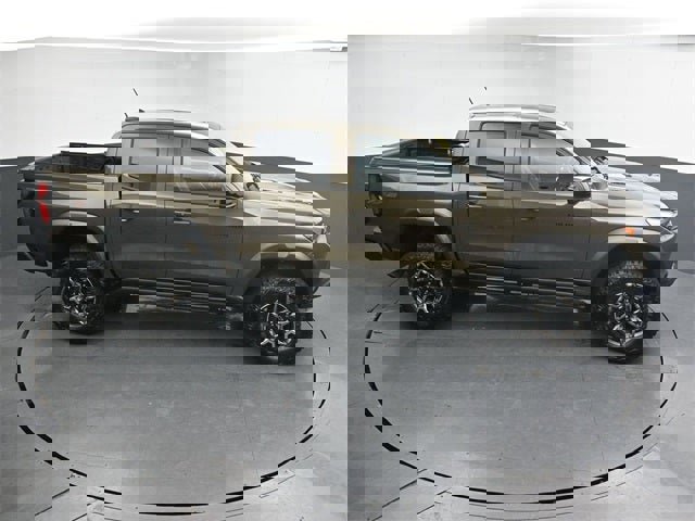 Used 2025 Chevrolet Colorado ZR2 w/ Technology Package image 23