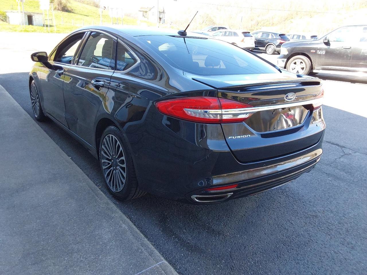 Used 2017 Ford Fusion Titanium AWD/4WD image 7