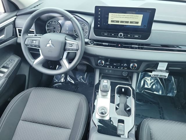 New 2026 Mitsubishi Outlander ES FWD image 14