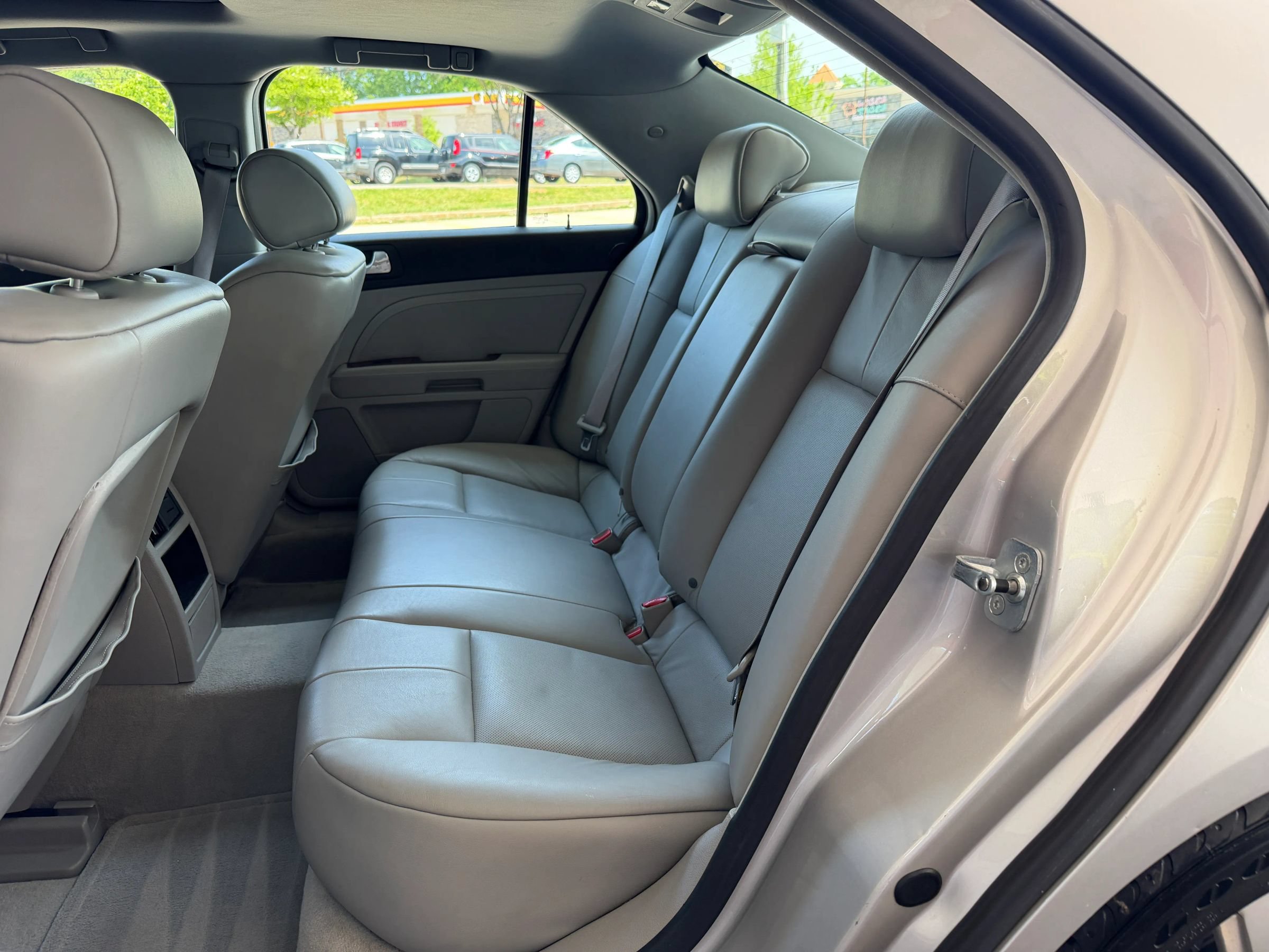 Used 2007 Cadillac STS w/ Preferred Equipment Group AWD/4WD image 11