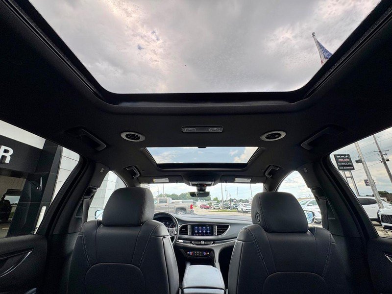 Used 2022 Buick Enclave Essence w/ Experience Buick Package FWD image 30
