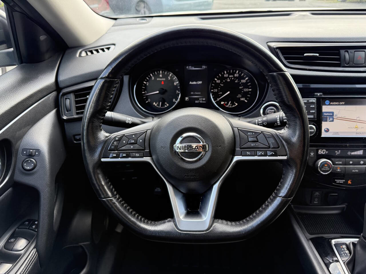 Used 2017 Nissan Rogue SV w/ SV Premium Package image 18