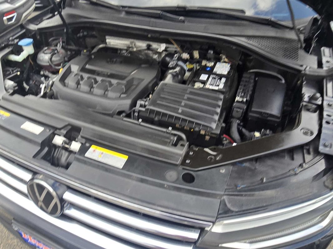Used 2023 Volkswagen Tiguan SE AWD/4WD image 34