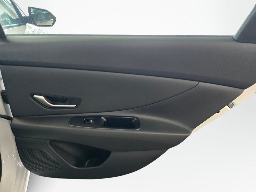 New 2026 Hyundai Elantra Limited FWD image 36
