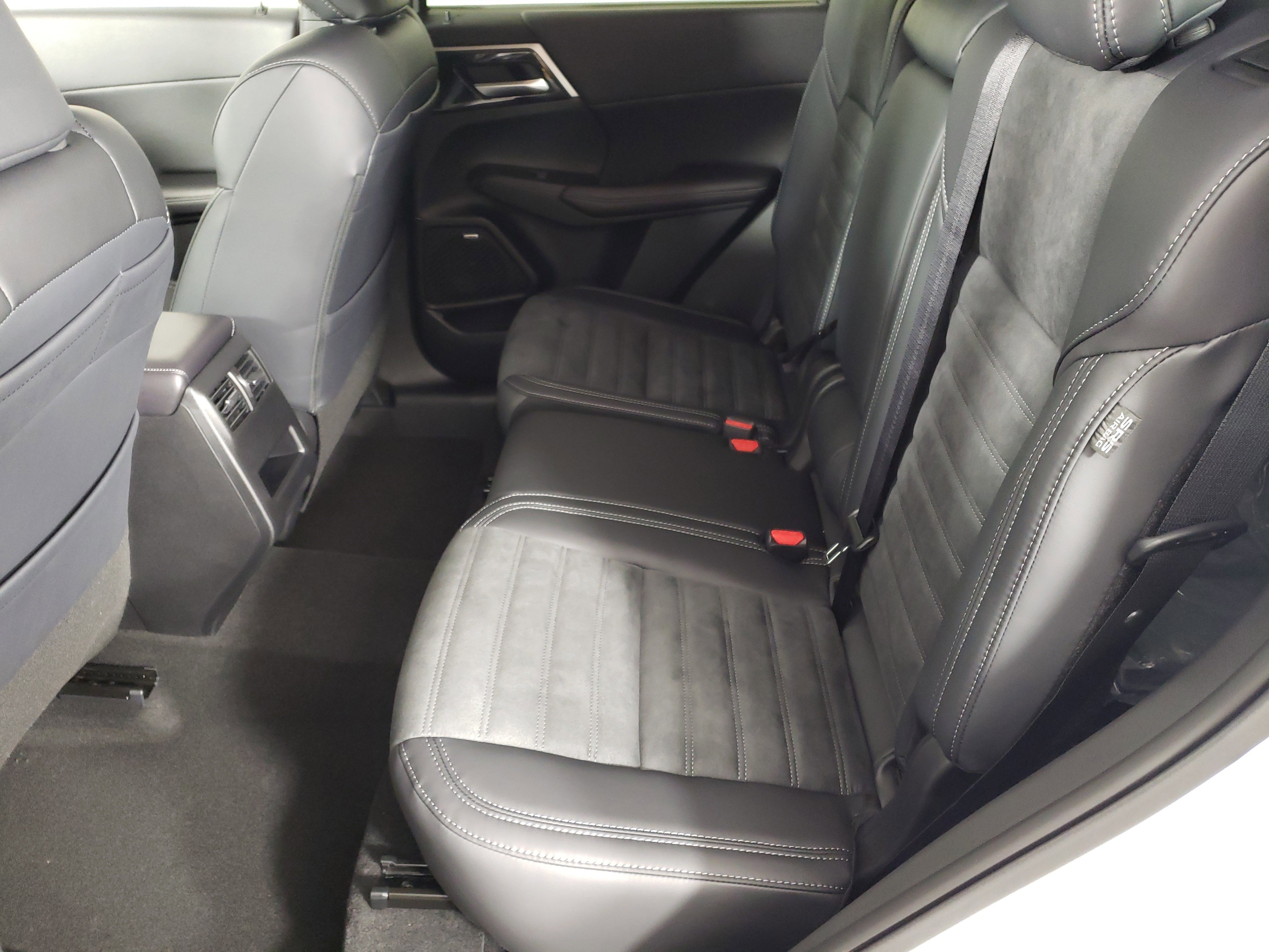 New 2025 Mitsubishi Outlander Trail Edition image 12