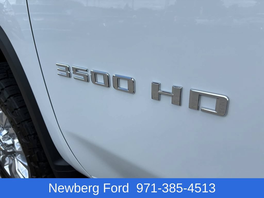 Used 2022 Chevrolet Silverado 3500 High Country AWD/4WD image 11