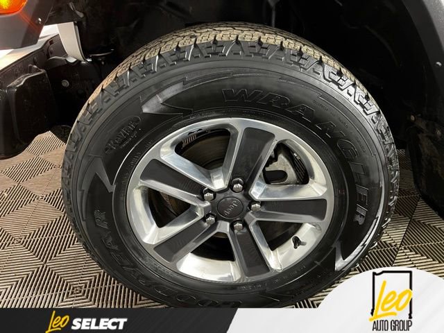 Used 2022 Jeep Wrangler Unlimited Sahara w/ Safety Group AWD/4WD image 31