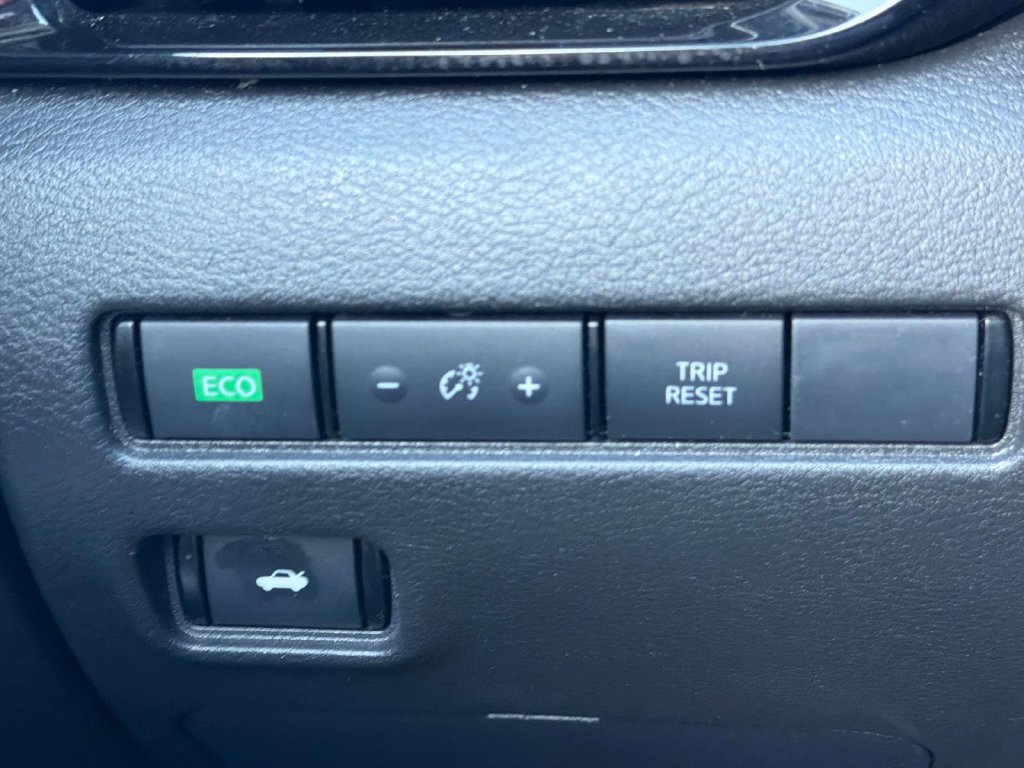 Used 2025 Nissan Sentra SR FWD image 23
