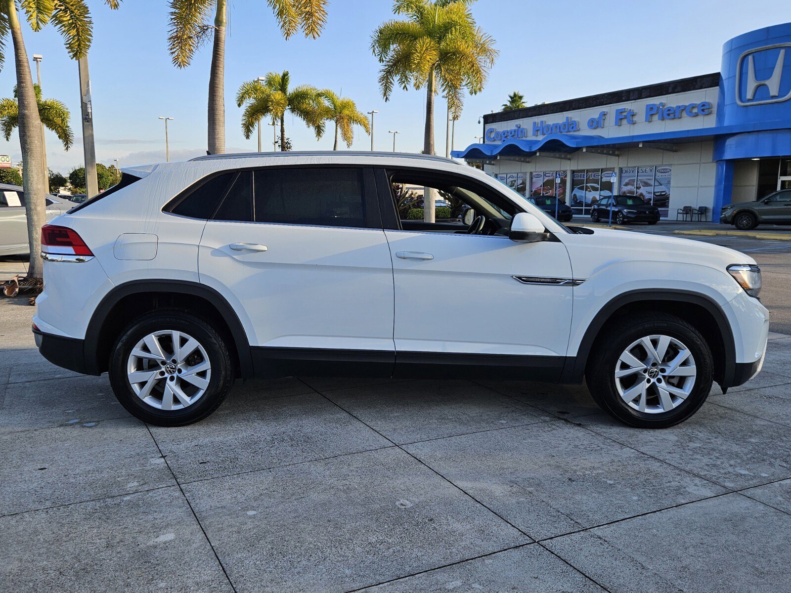 Used 2021 Volkswagen Atlas Cross Sport S image 3