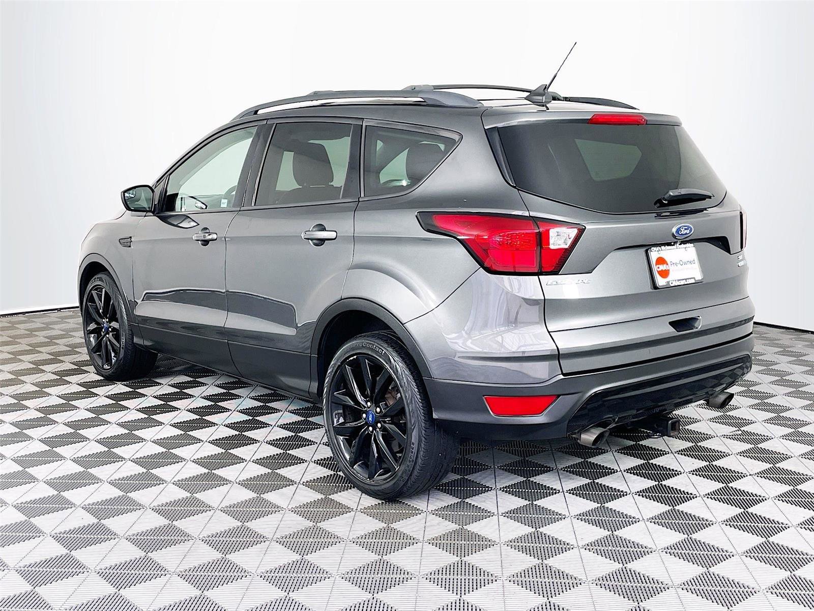 Used 2019 Ford Escape SE image 6