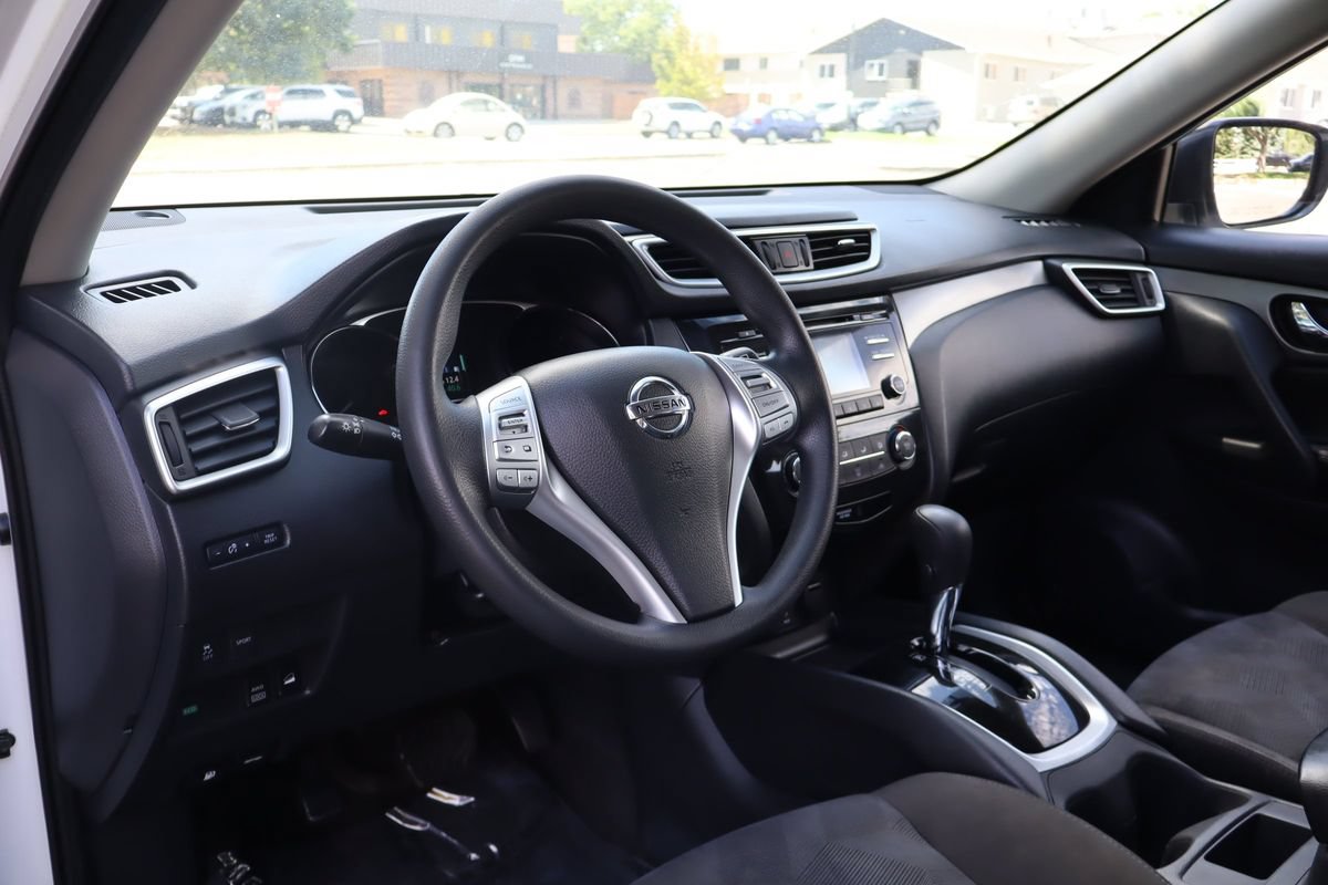 Used 2015 Nissan Rogue S AWD/4WD image 15