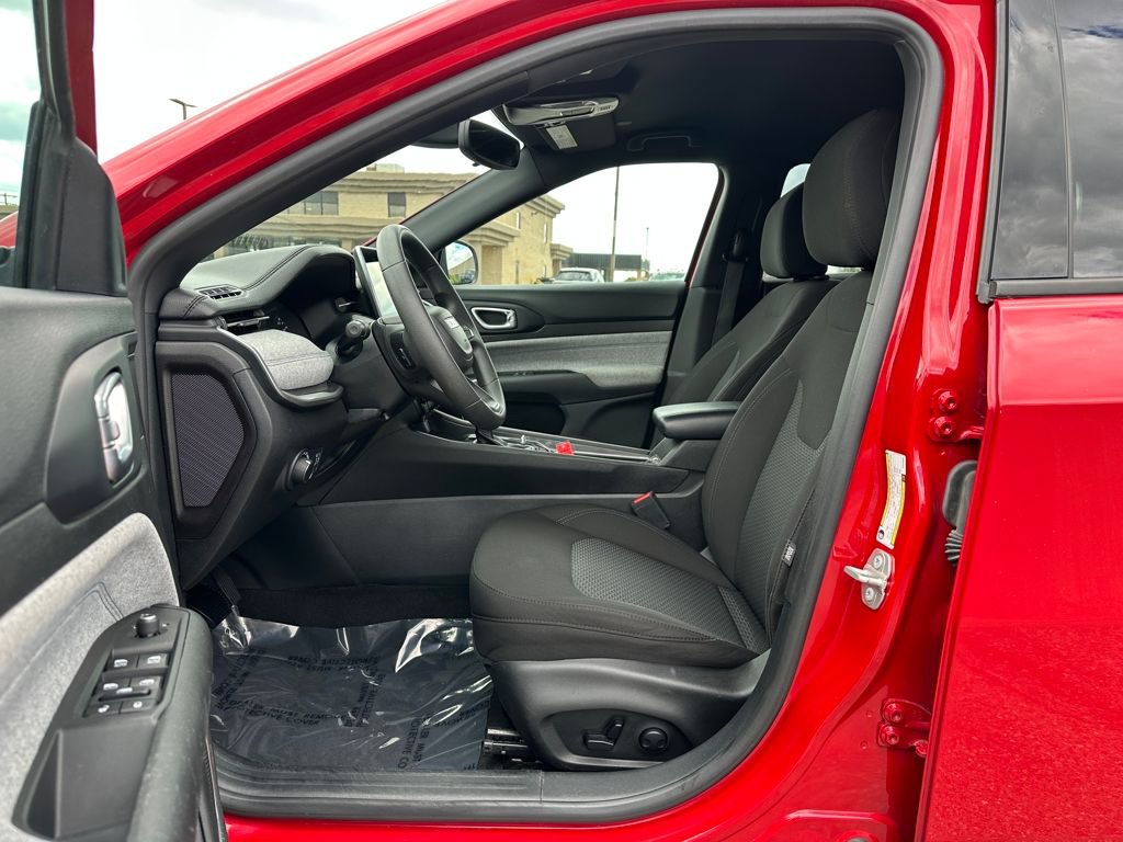 Used 2023 Jeep Compass Sport AWD/4WD image 27