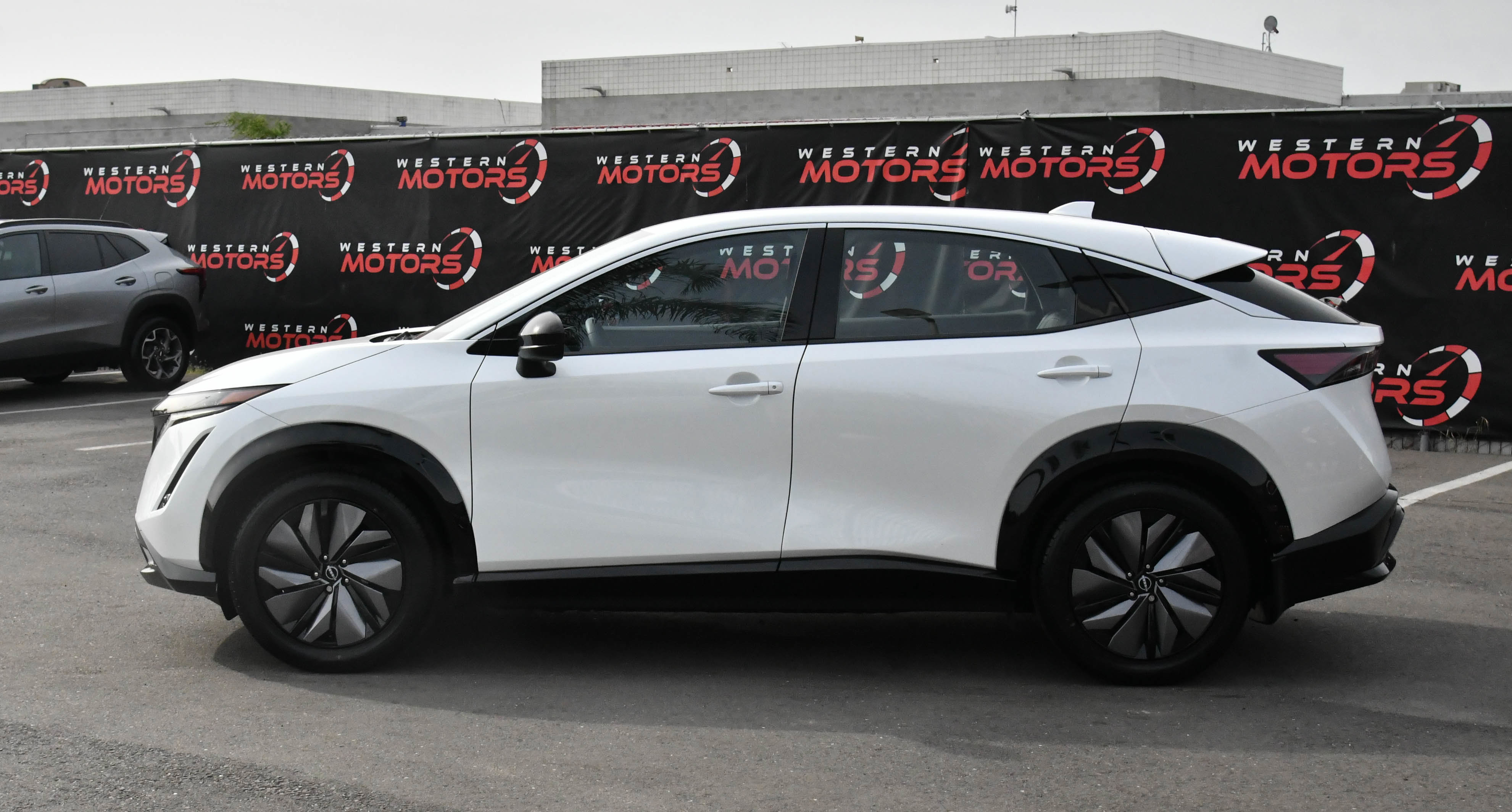 Used 2024 Nissan Ariya FWD image 4