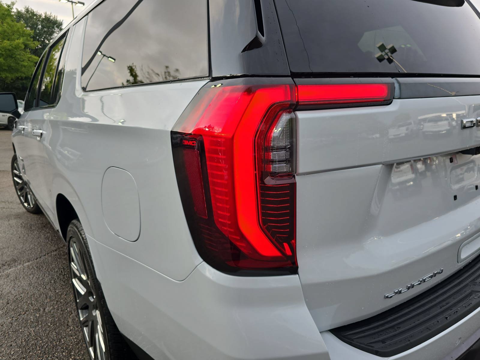 New 2026 GMC Yukon XL Denali Ultimate w/ LPO, Floor Liner Package AWD/4WD image 36