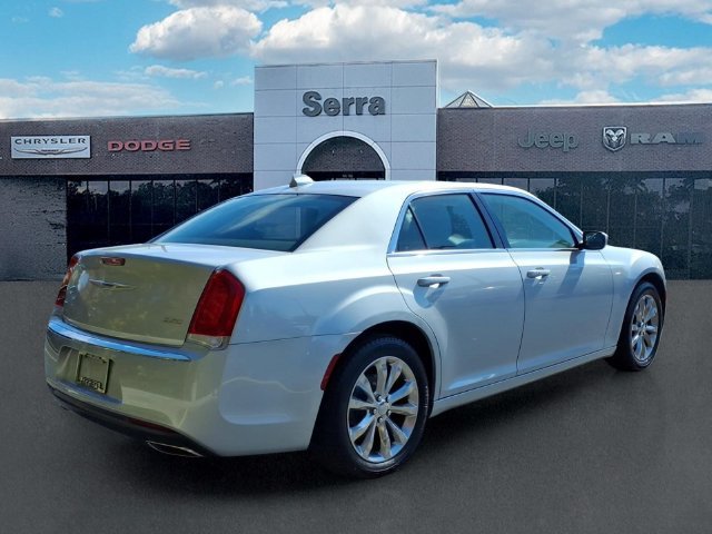 Used 2019 Chrysler 300 Touring L w/ Quick Order Package 22F AWD/4WD image 7