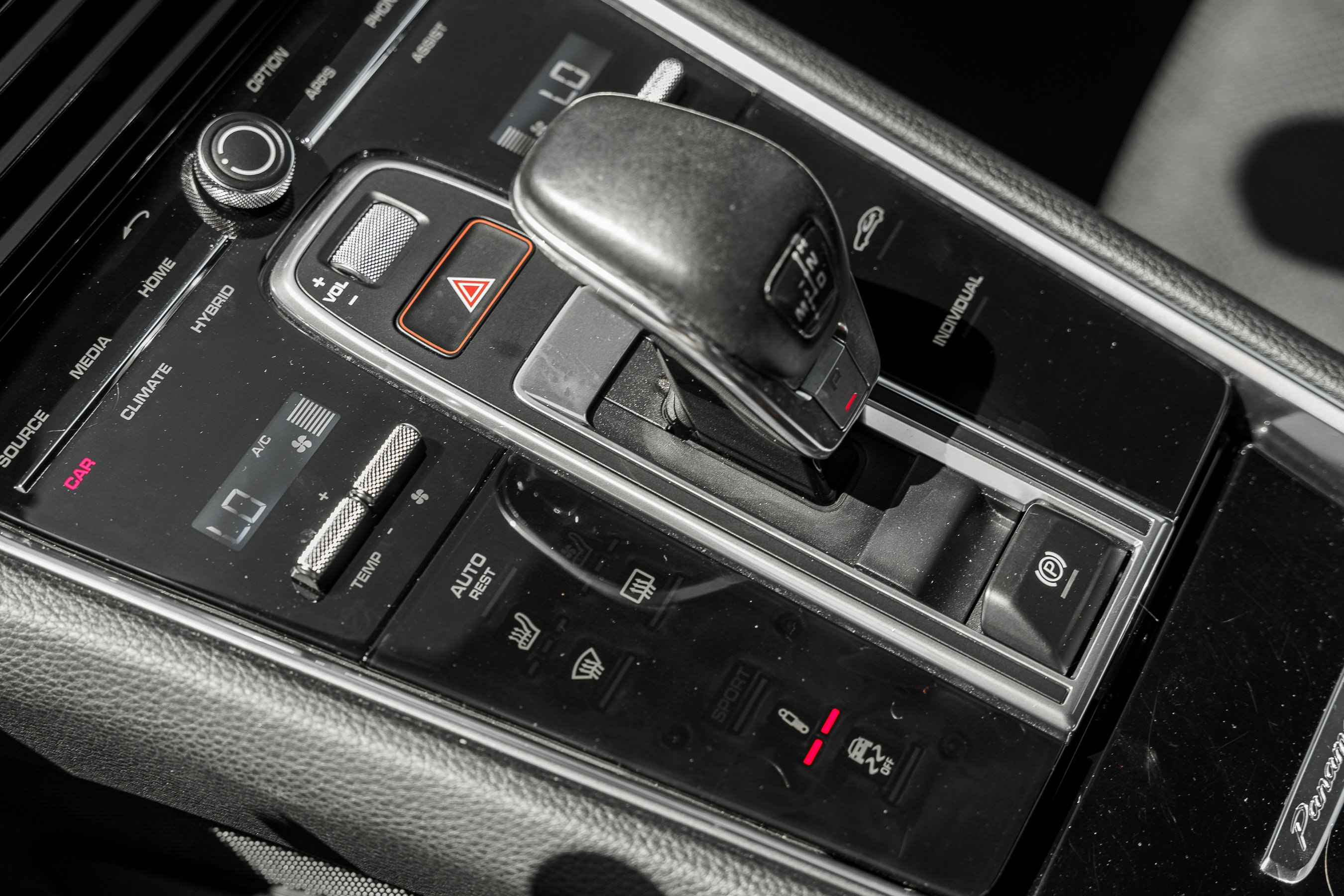 Used 2020 Porsche Panamera 4 image 11