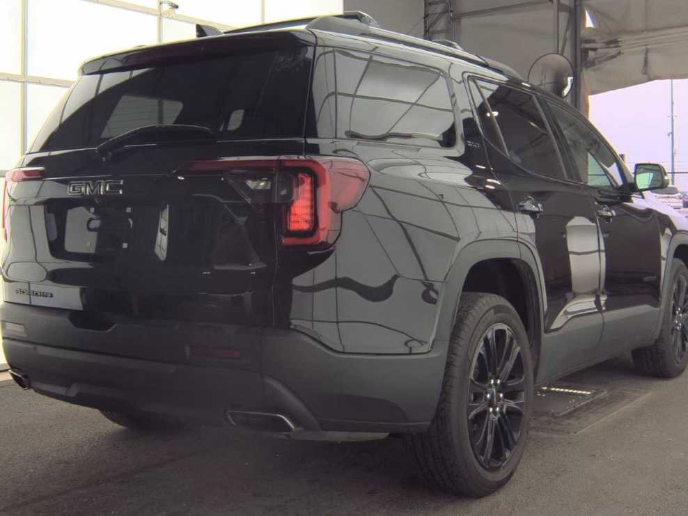 Used 2023 GMC Acadia SLT w/ Elevation Edition image 5