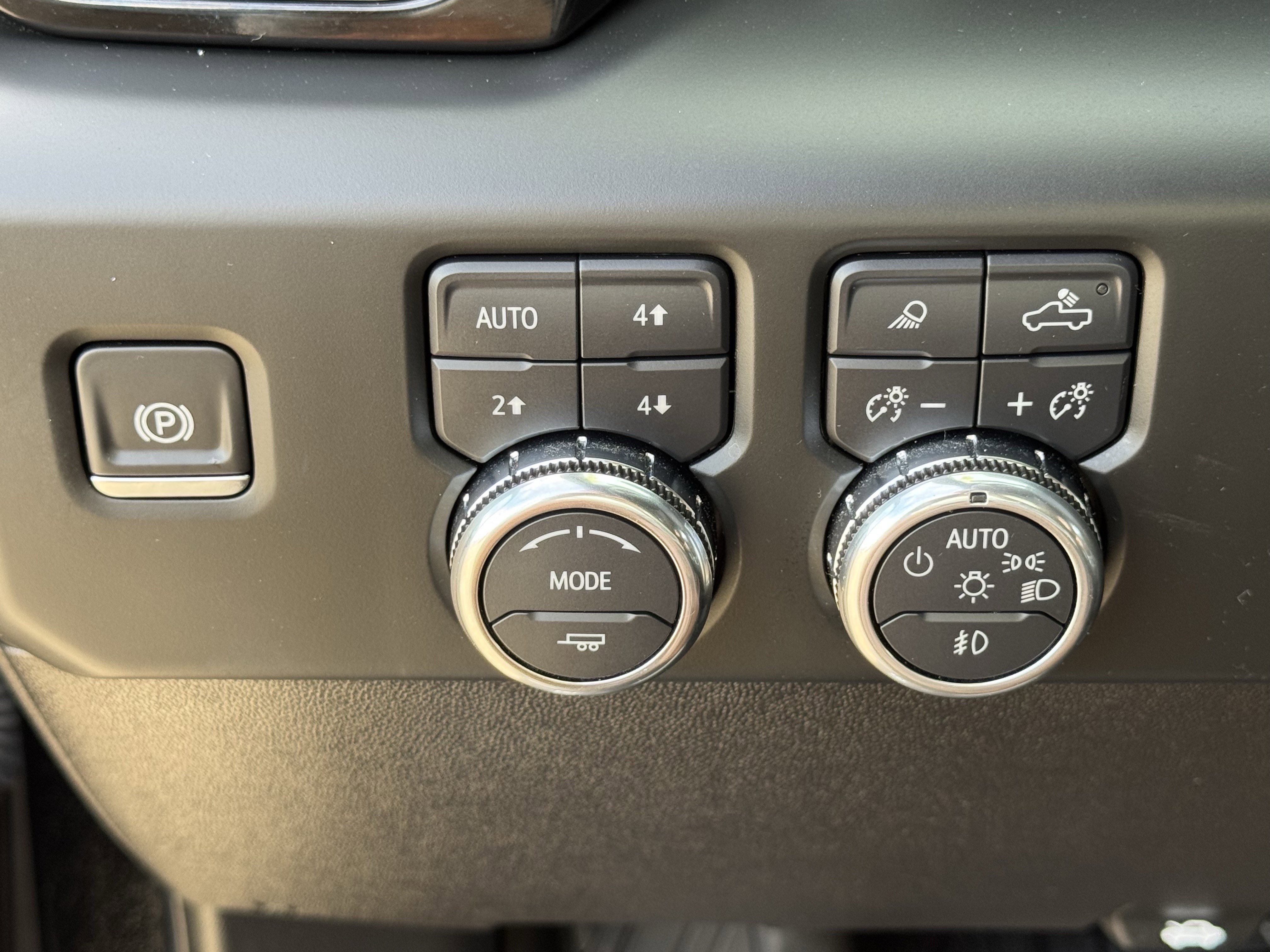 Used 2025 GMC Sierra 2500 Denali Ultimate image 25