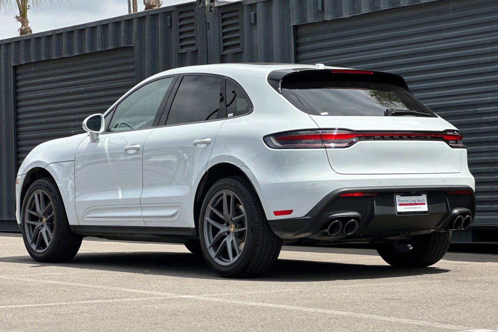 Used 2026 Porsche Macan AWD/4WD image 3