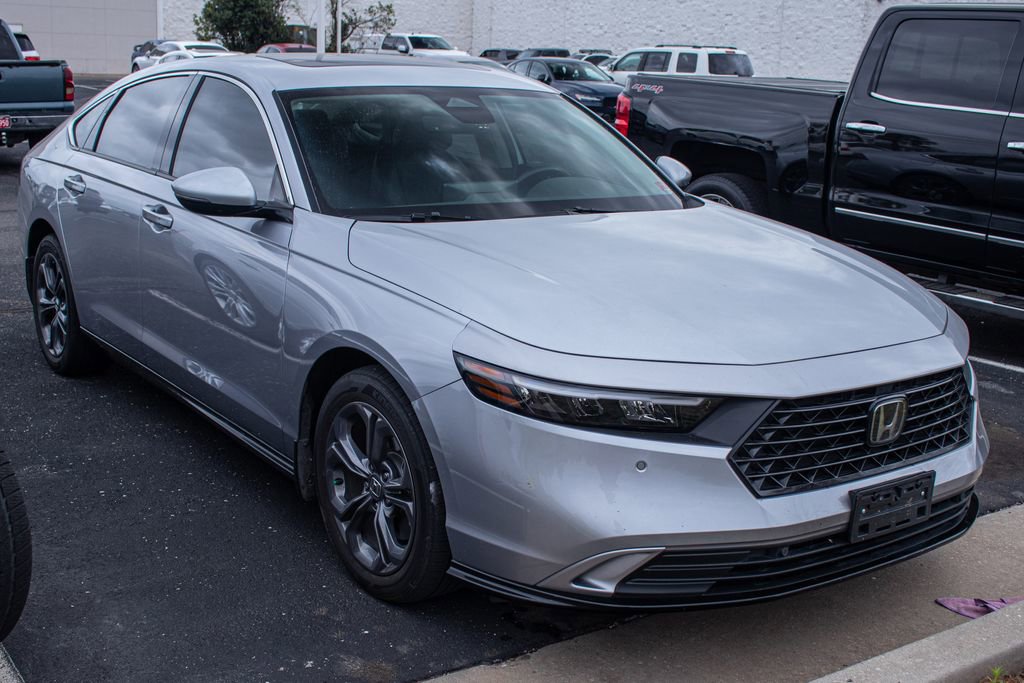 Used 2024 Honda Accord EX-L image 3