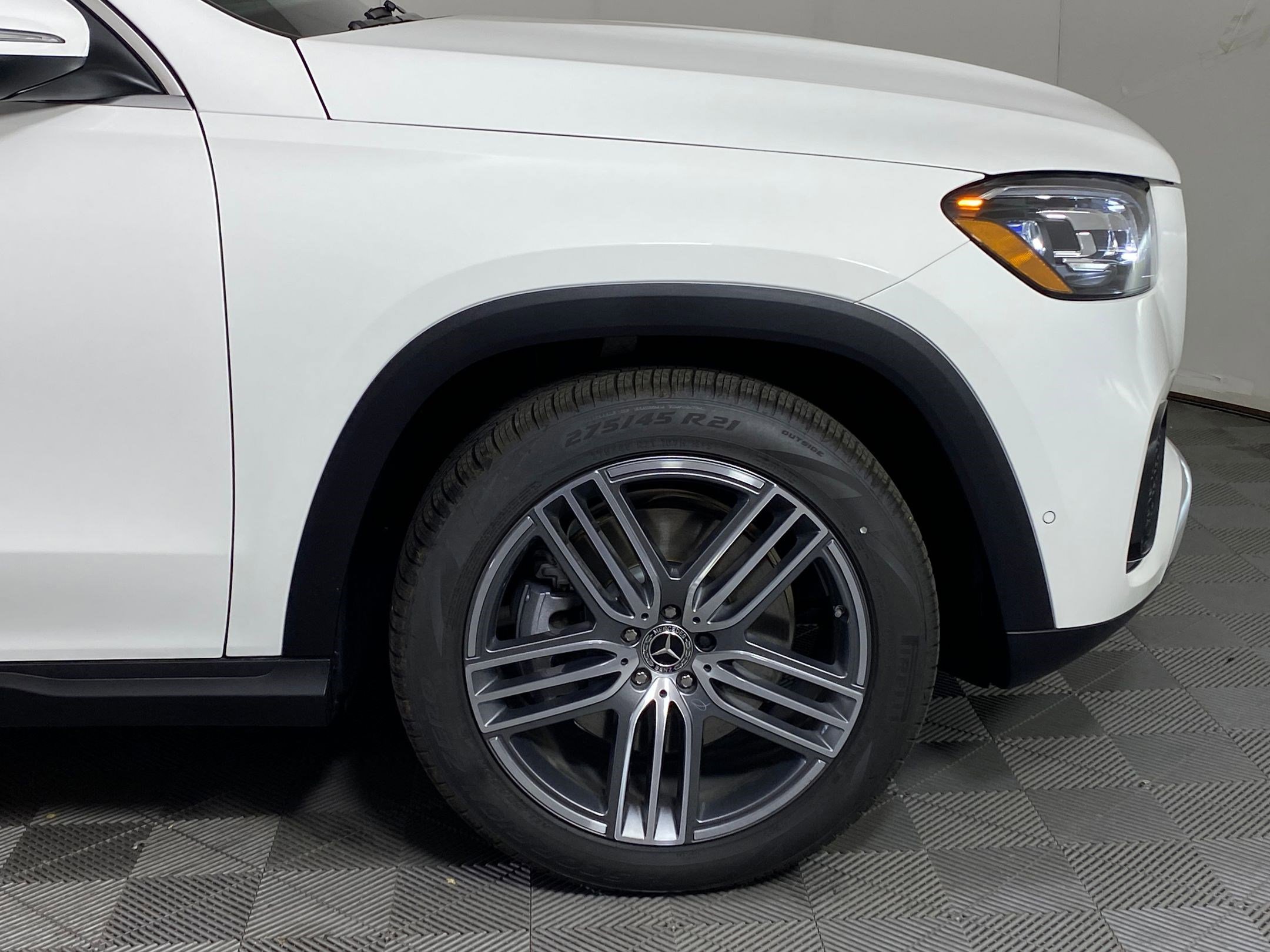 New 2025 Mercedes-Benz GLS 450 4MATIC image 10