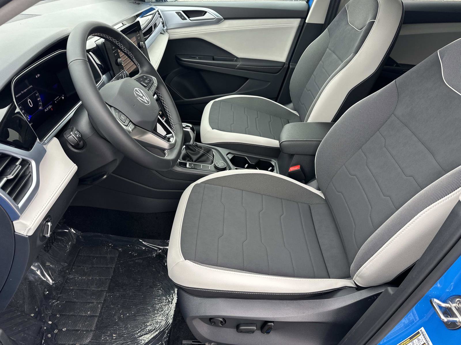 New 2026 Volkswagen Taos SE image 19