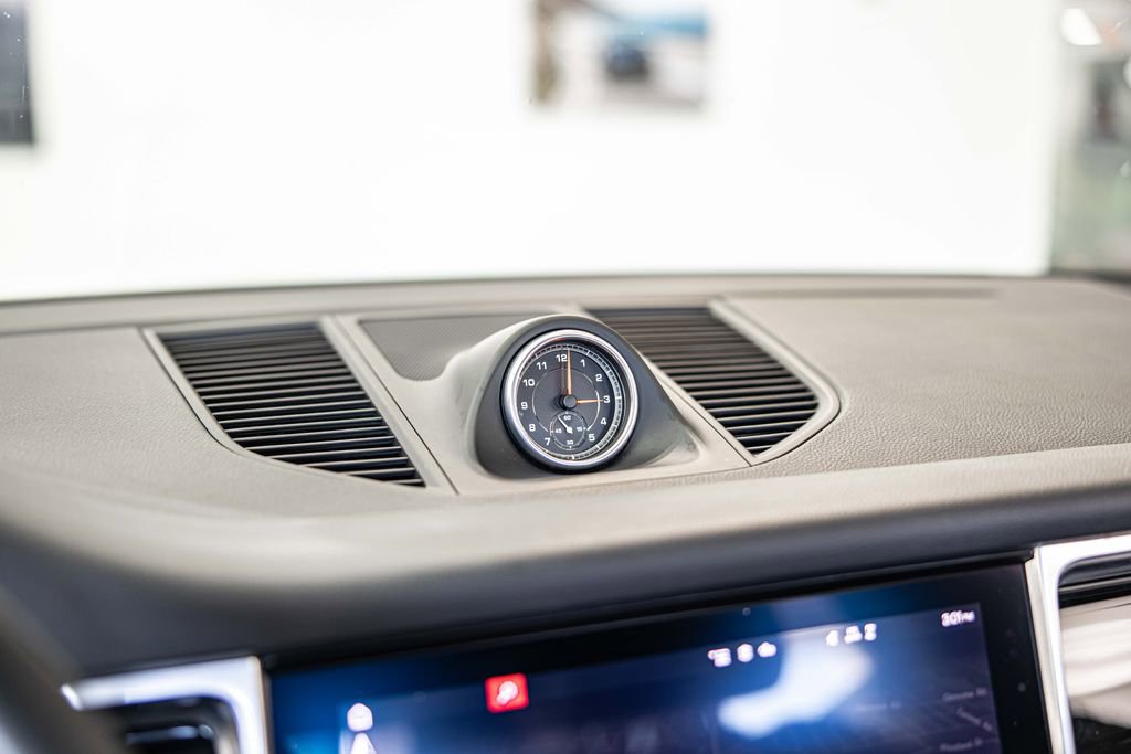 Used 2021 Porsche Macan S image 27