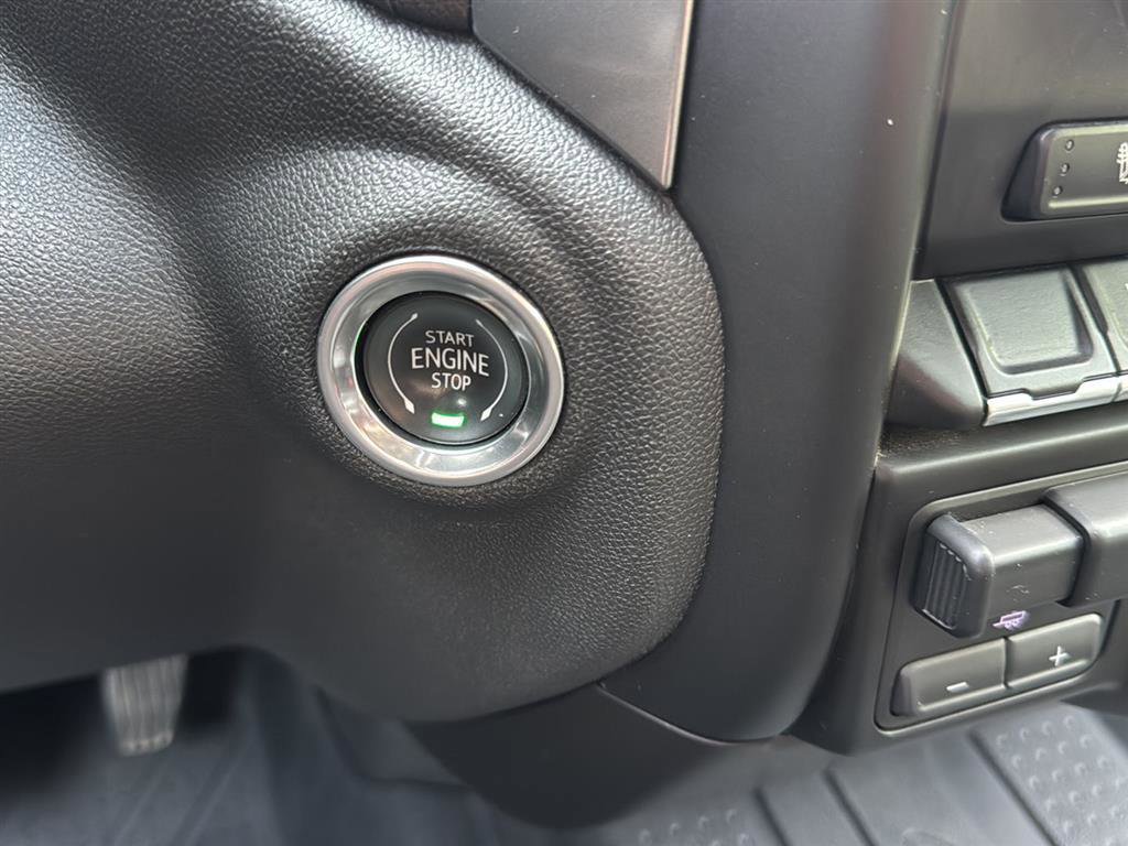 Used 2019 Chevrolet Silverado 1500 RST AWD/4WD image 16
