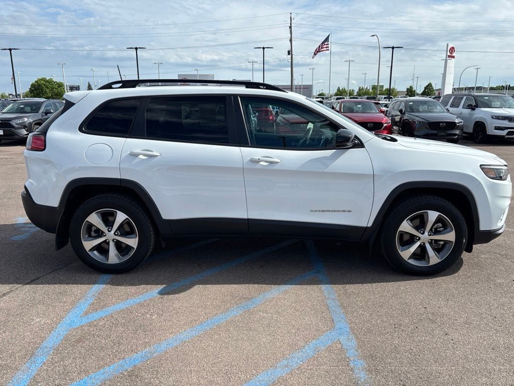 Used 2022 Jeep Cherokee Limited AWD/4WD image 4