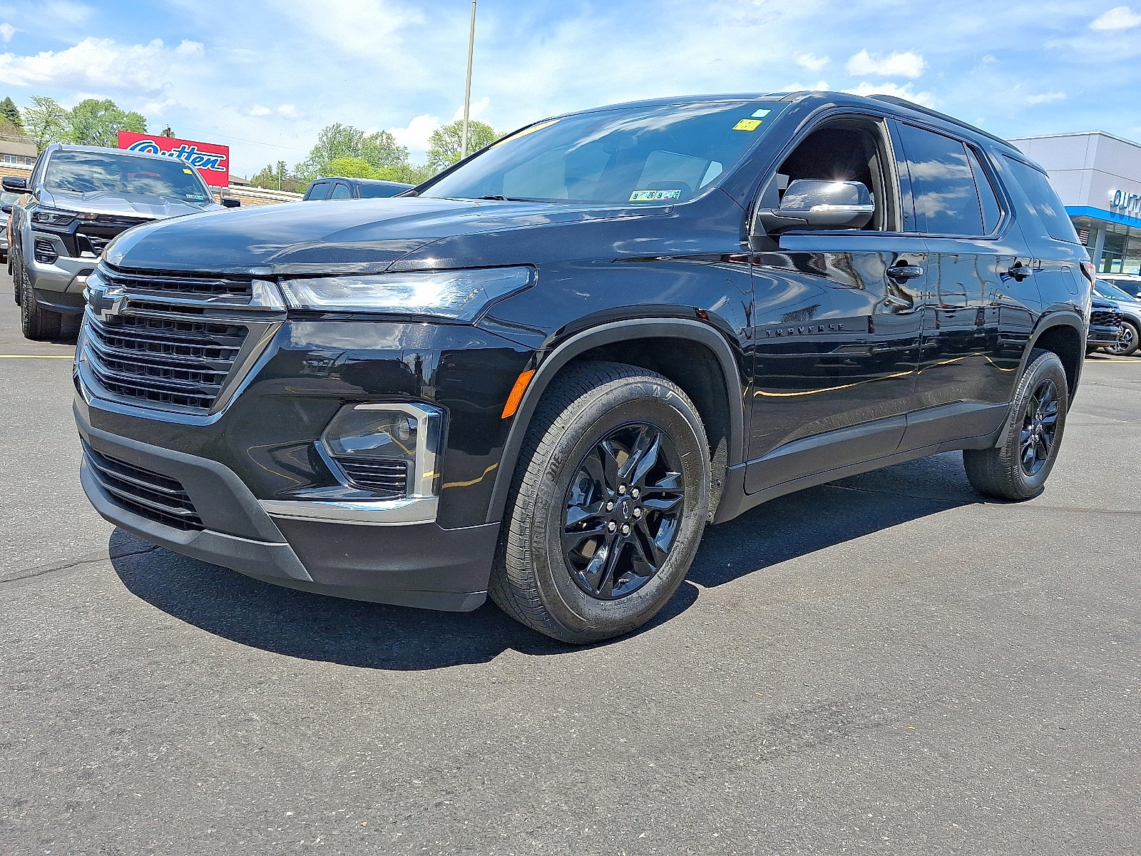 Used 2022 Chevrolet Traverse LT w/ Midnight/Sport Edition