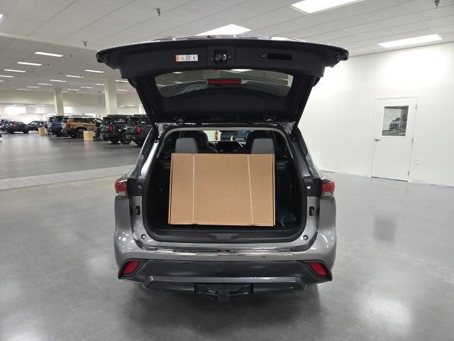 New 2026 Toyota Highlander Limited AWD/4WD image 15