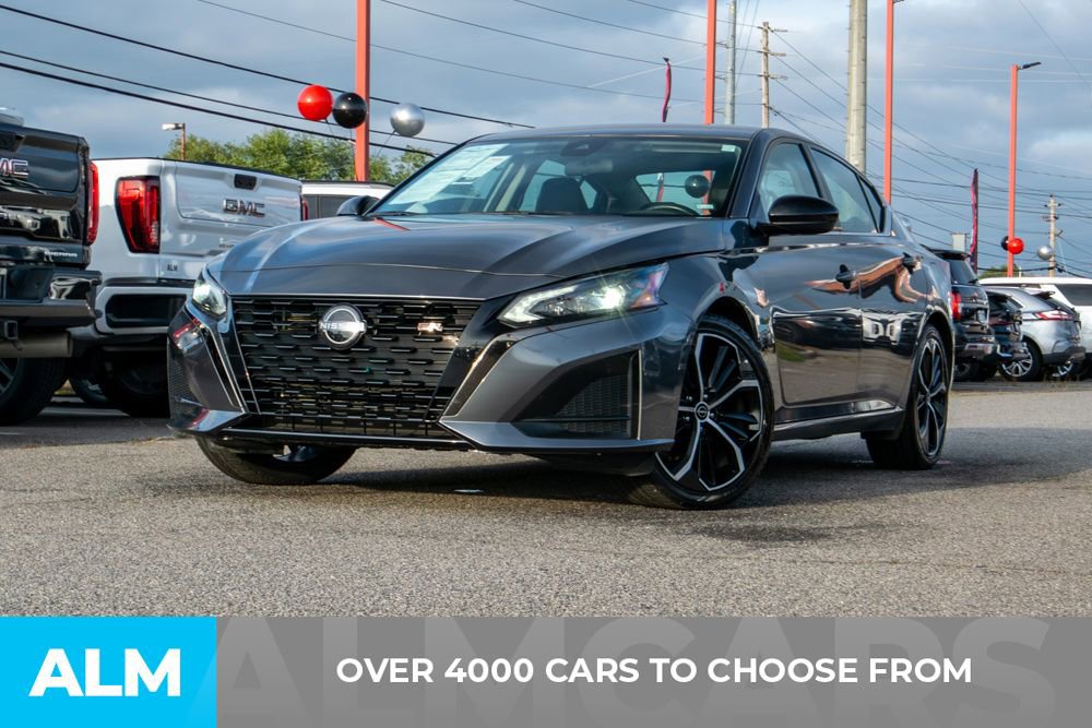 Used 2024 Nissan Altima 2.5 SR video 3