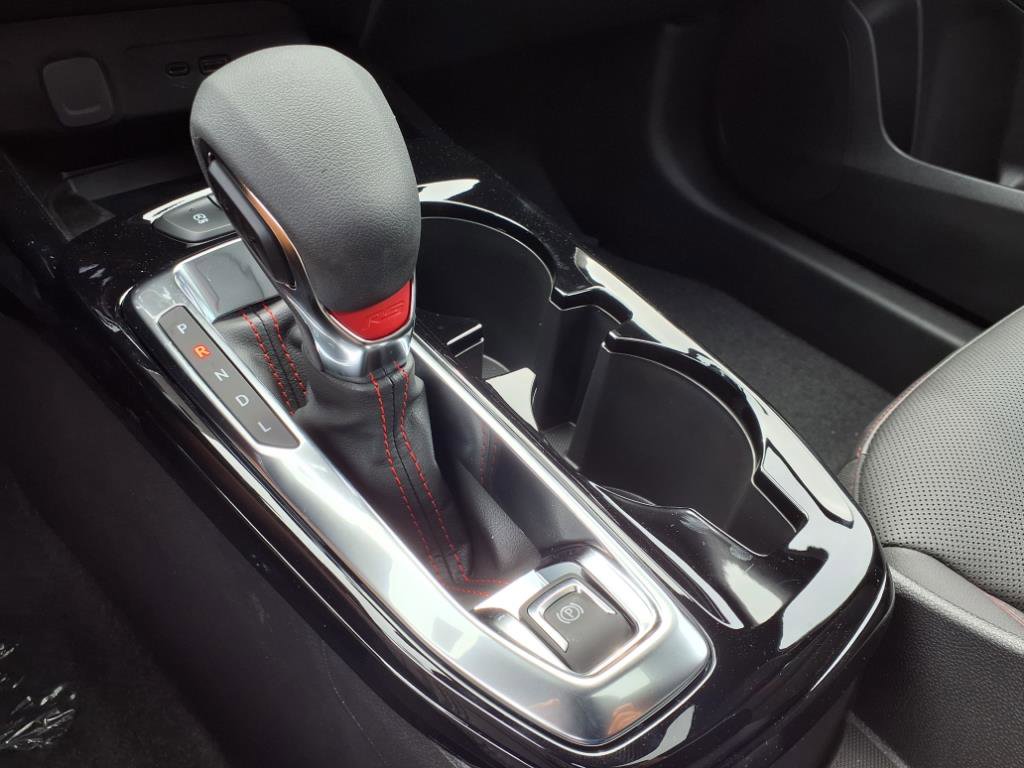 New 2025 Chevrolet Trax RS w/ Sunroof Package FWD image 20