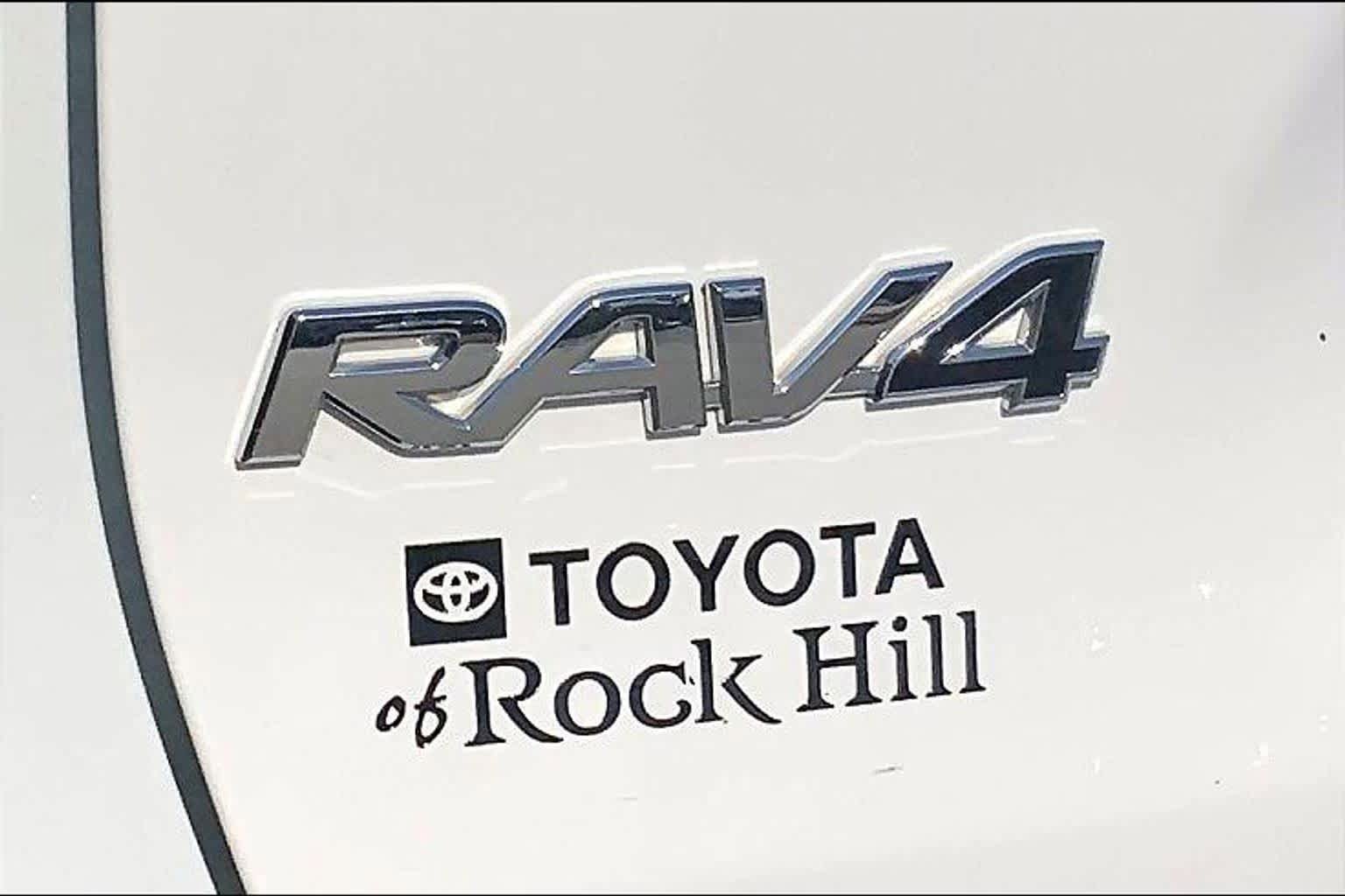 Used 2025 Toyota RAV4 XLE FWD image 32