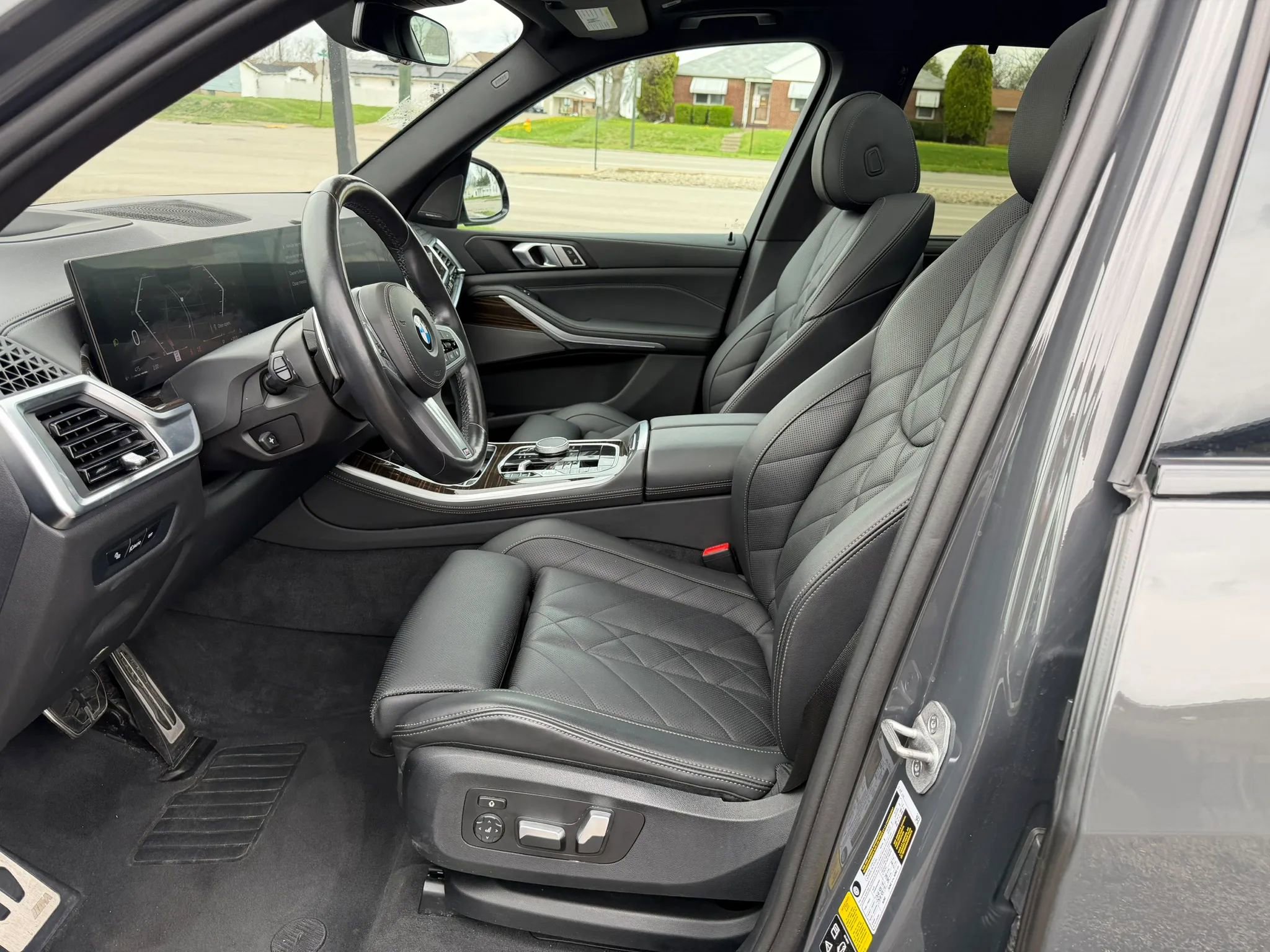 Used 2024 BMW X5 xDrive40i w/ Premium Essential Package image 14