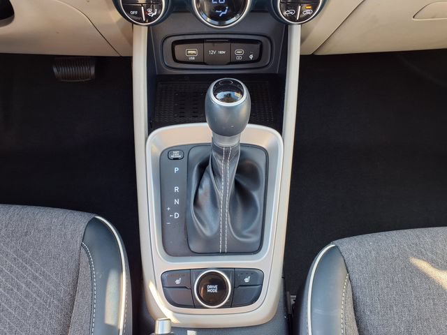 Used 2023 Hyundai Venue Limited FWD image 29