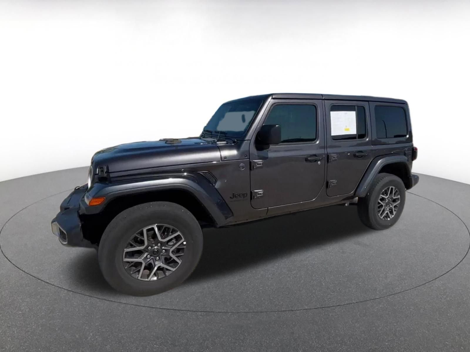 Used 2025 Jeep Wrangler Unlimited Sahara AWD/4WD image 8
