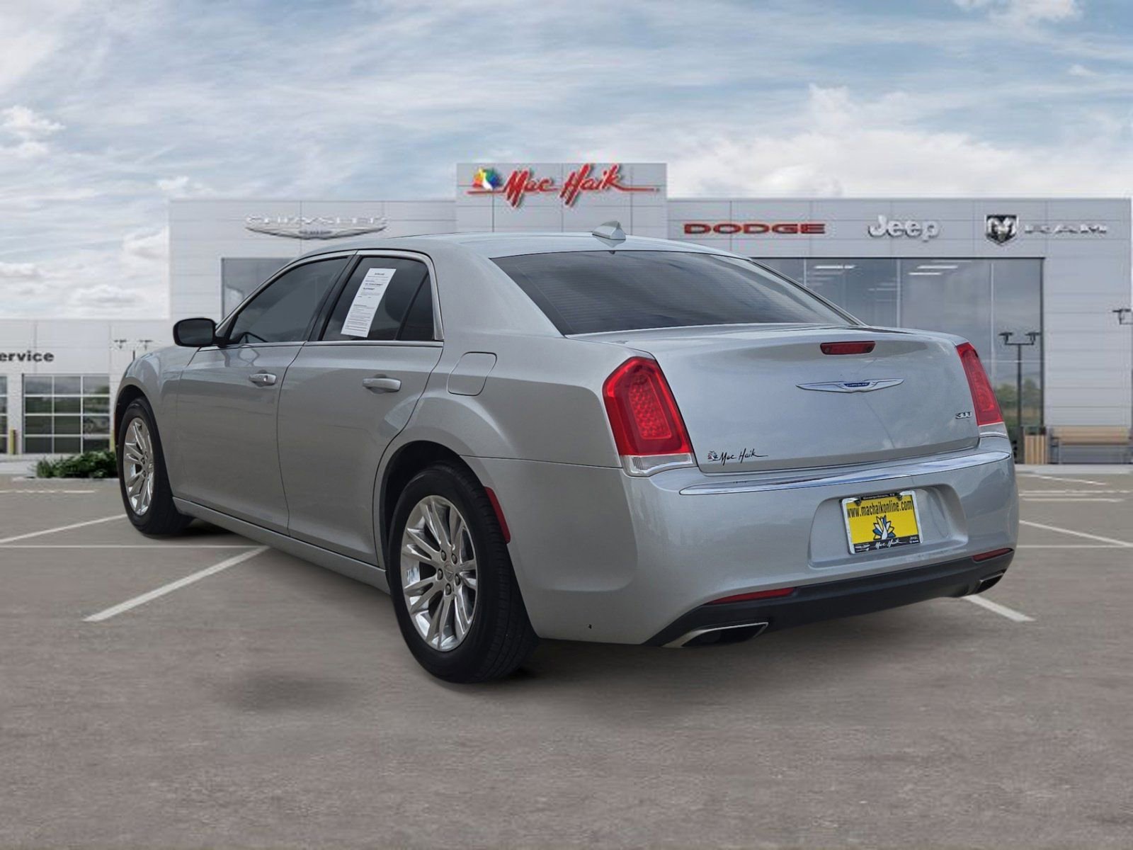 Used 2020 Chrysler 300 Touring w/ Driver Convenience Group image 3