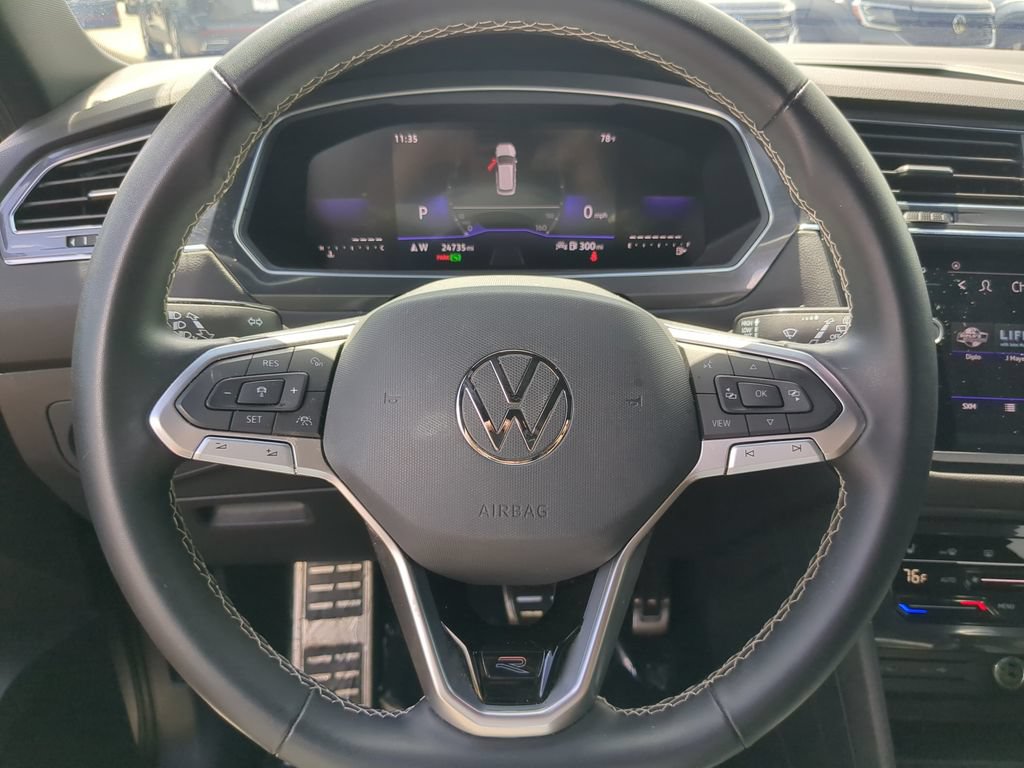 Certified 2023 Volkswagen Tiguan SE R-Line FWD image 29