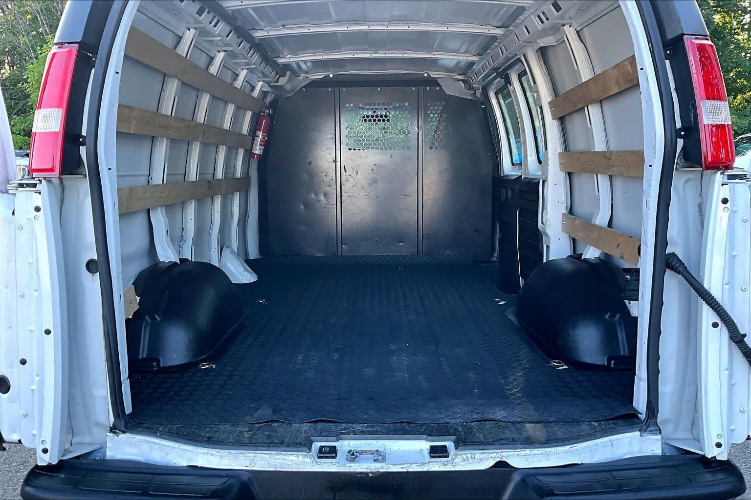 Used 2022 GMC Savana 2500 w/ Driver Convenience Package RWD image 28