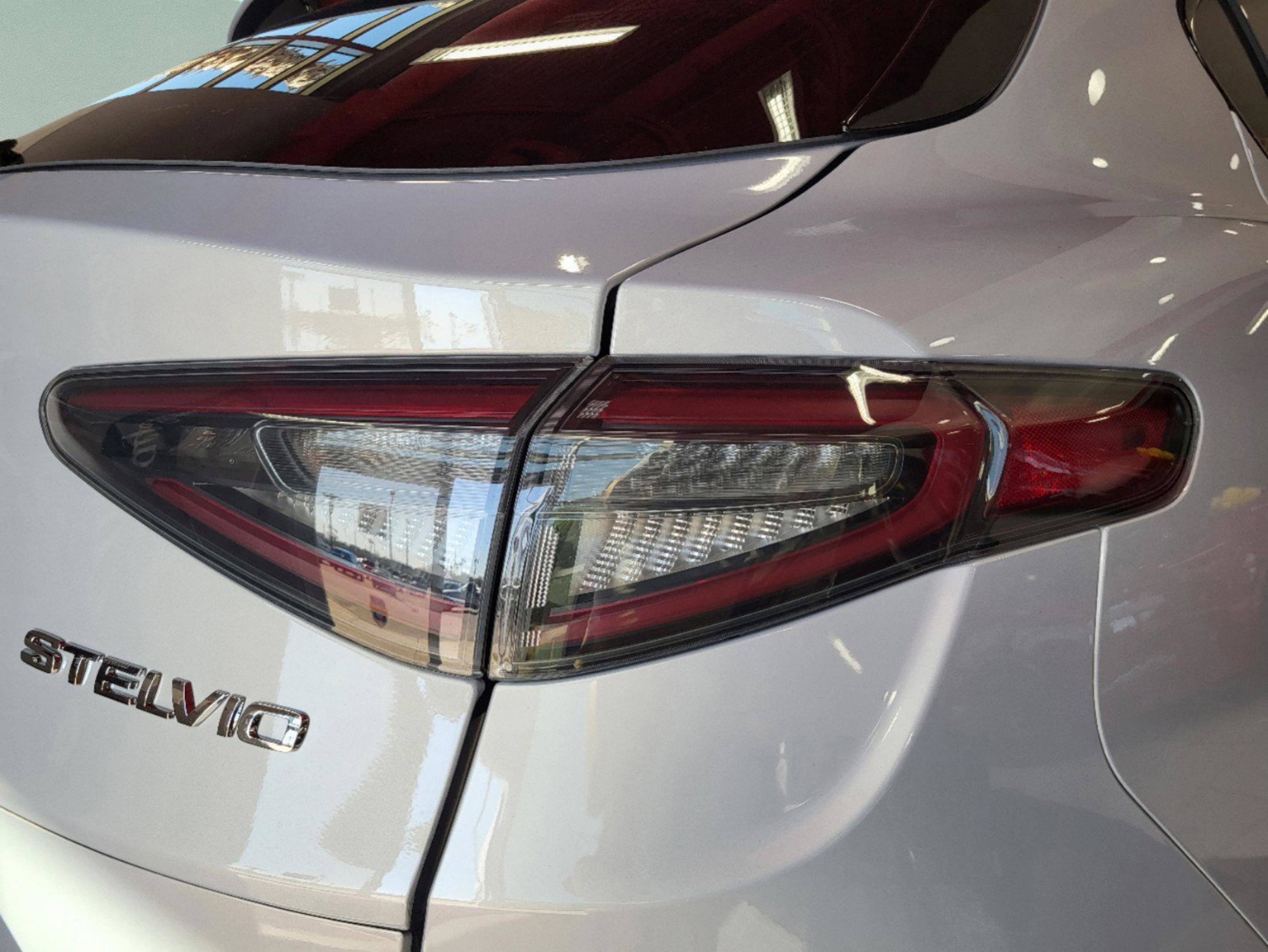 New 2025 Alfa Romeo Stelvio Sprint image 20