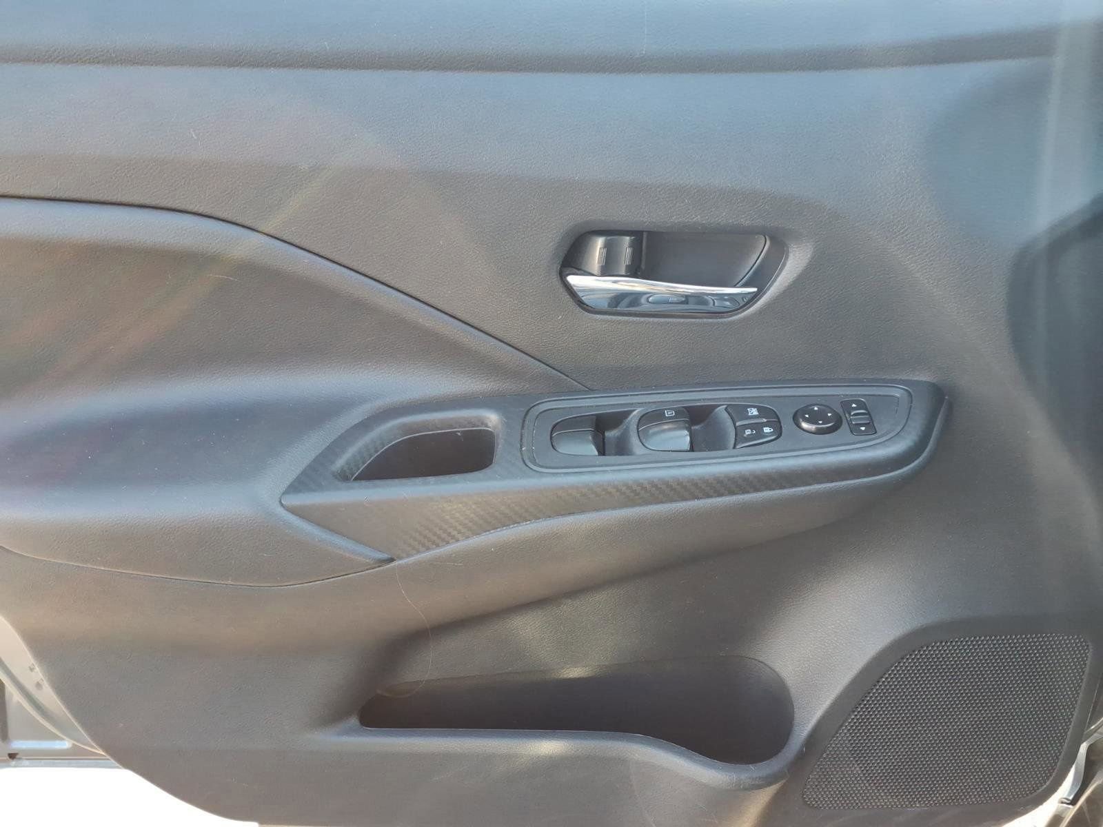 Used 2023 Nissan Versa SV image 17