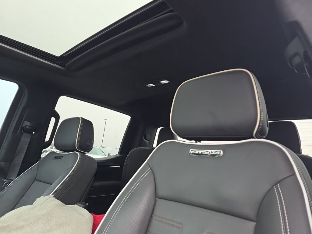 Used 2023 GMC Sierra 1500 AT4X image 42