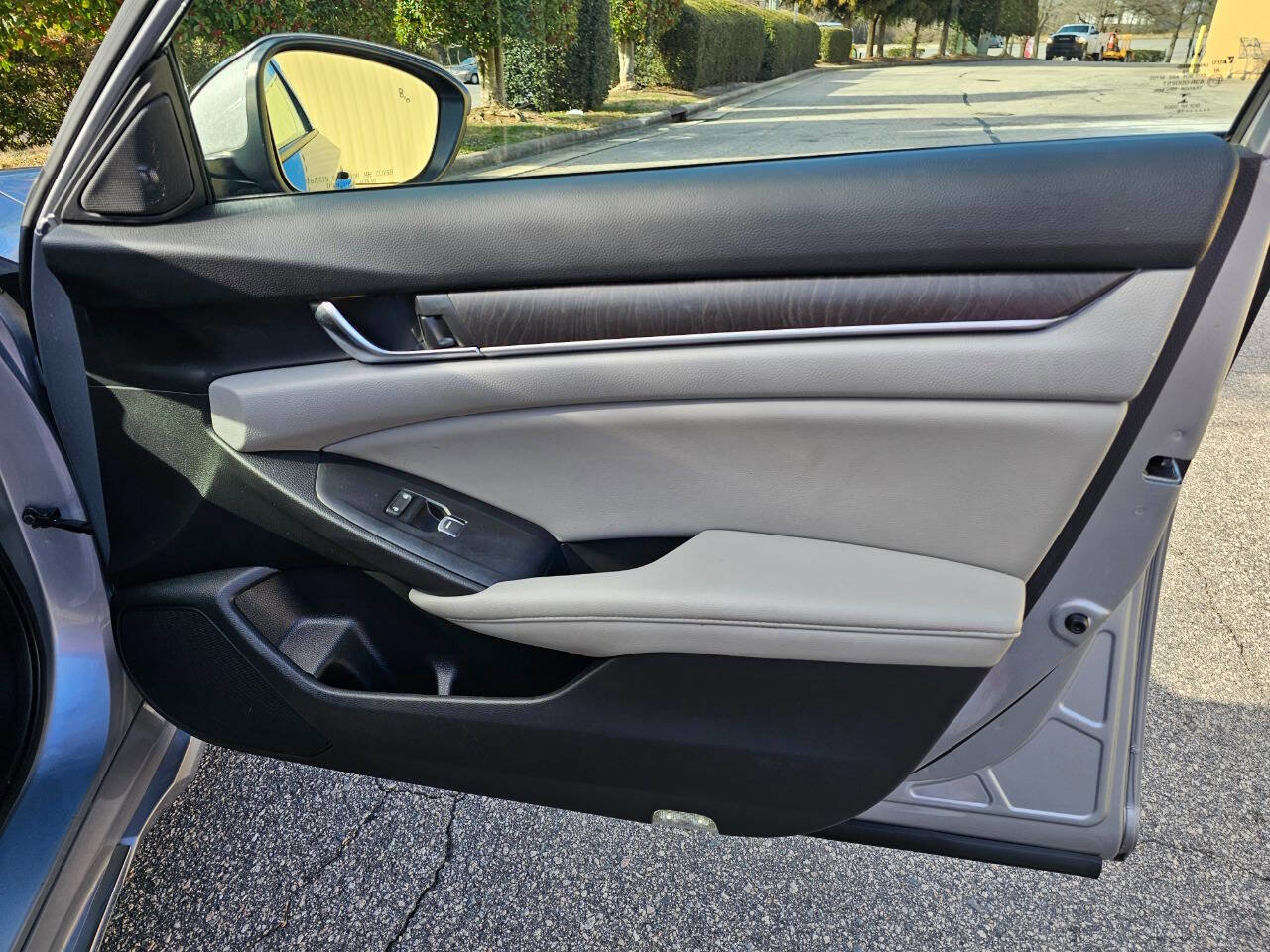 Used 2019 Honda Accord Touring image 34