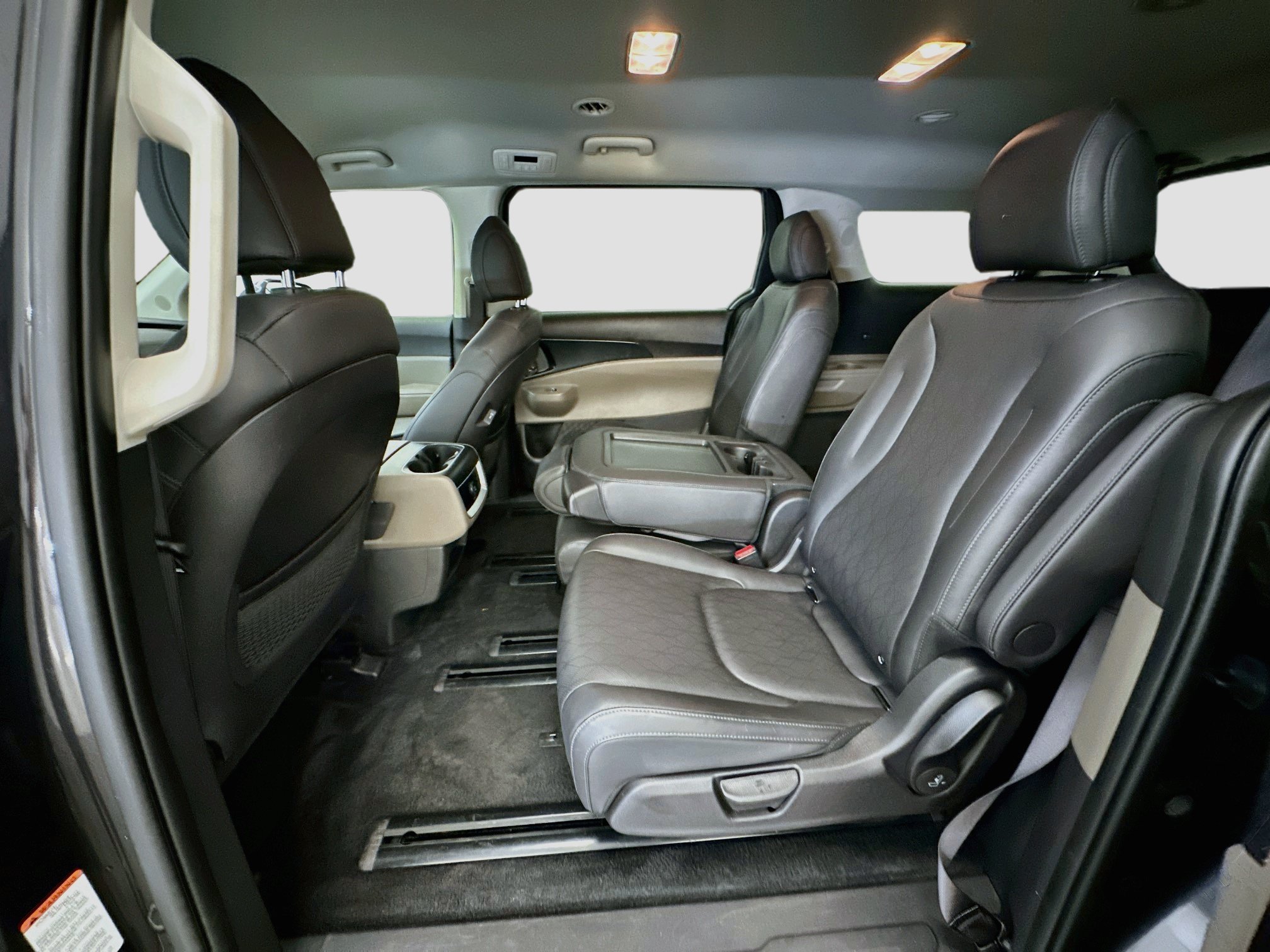 Used 2026 Kia Carnival FWD image 29