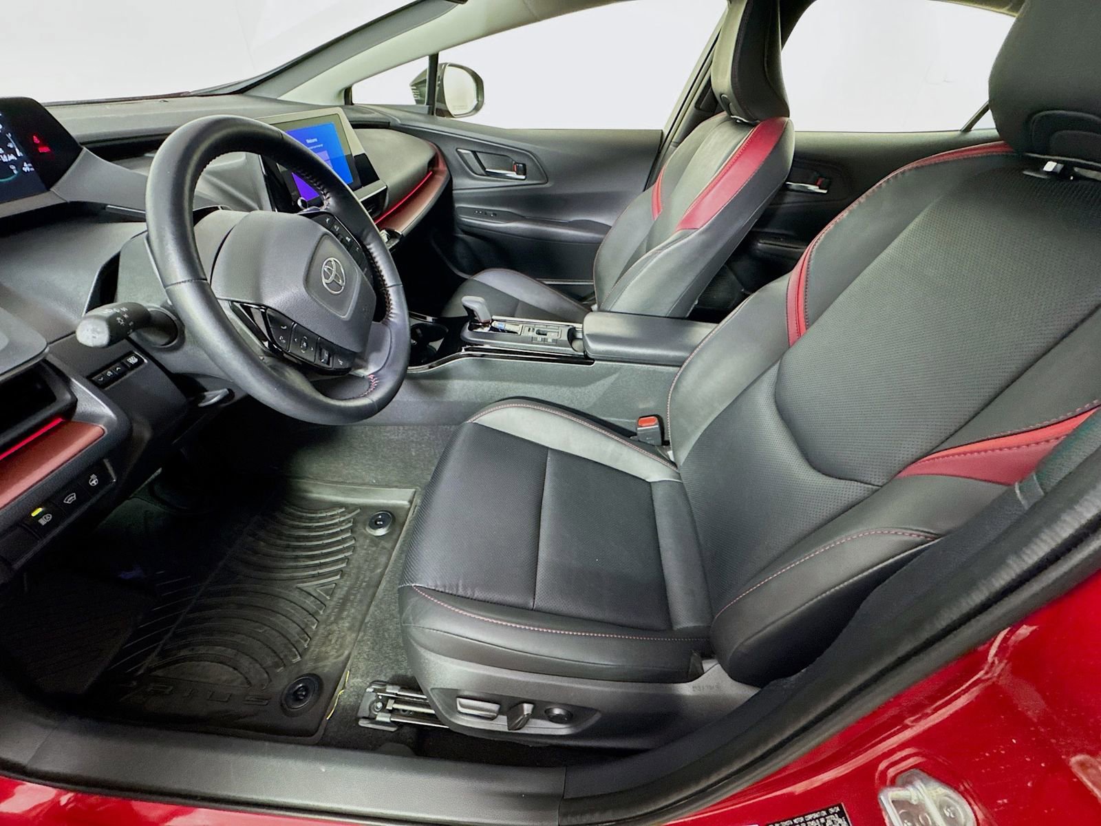 Used 2024 Toyota Prius Prime Premium FWD image 20